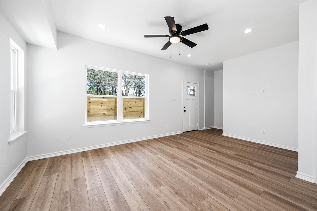 2018 Hampton Street - Photo 2