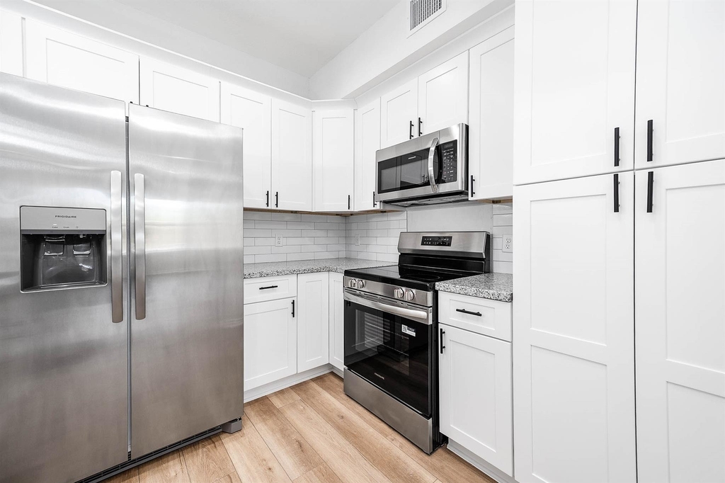 2018 Hampton Street - Photo 9