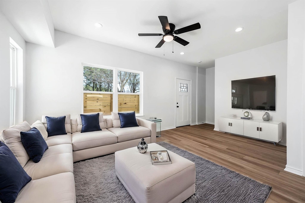 2018 Hampton Street - Photo 1