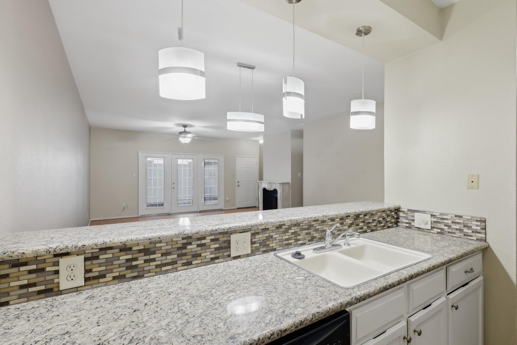 506 Wilcrest Drive - Photo 6