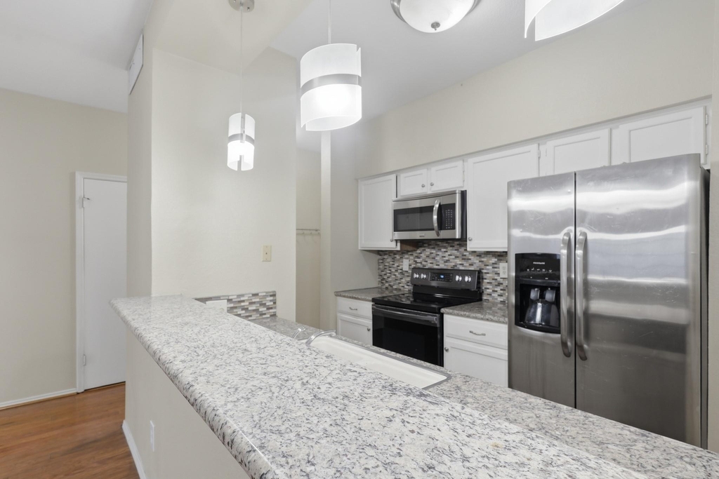 506 Wilcrest Drive - Photo 7