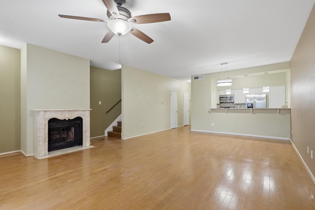 506 Wilcrest Drive - Photo 3