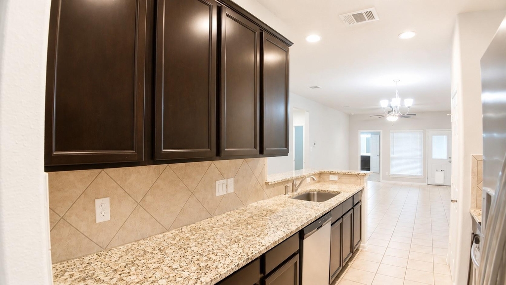 124 Camelot Place Court - Photo 7