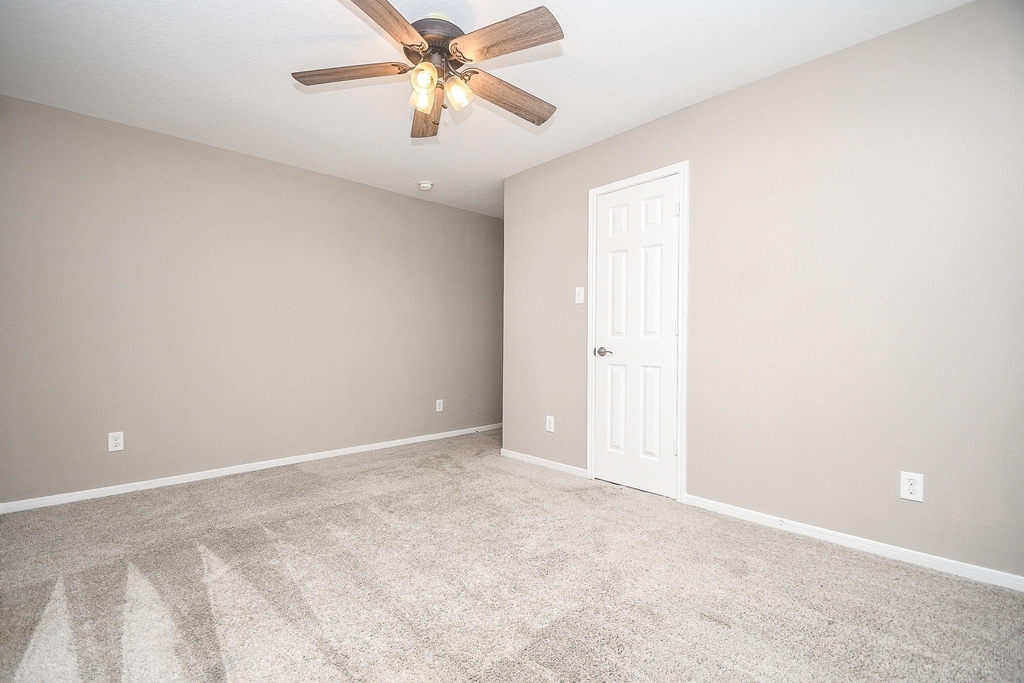 4915 Ibis Lake Court - Photo 10