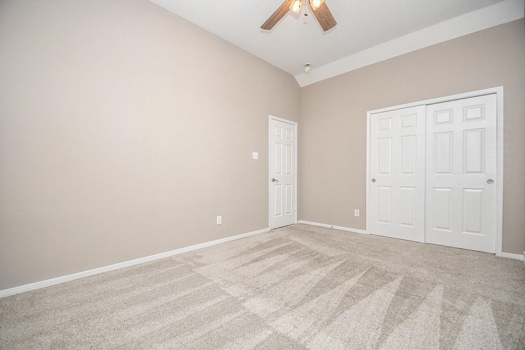 4915 Ibis Lake Court - Photo 9