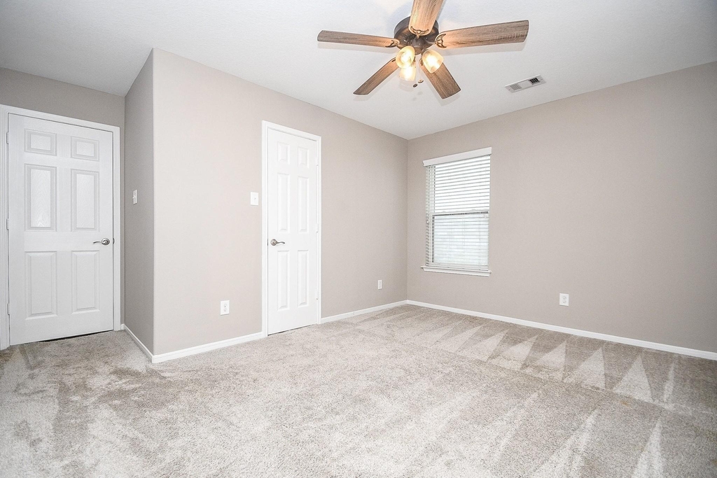 4915 Ibis Lake Court - Photo 11