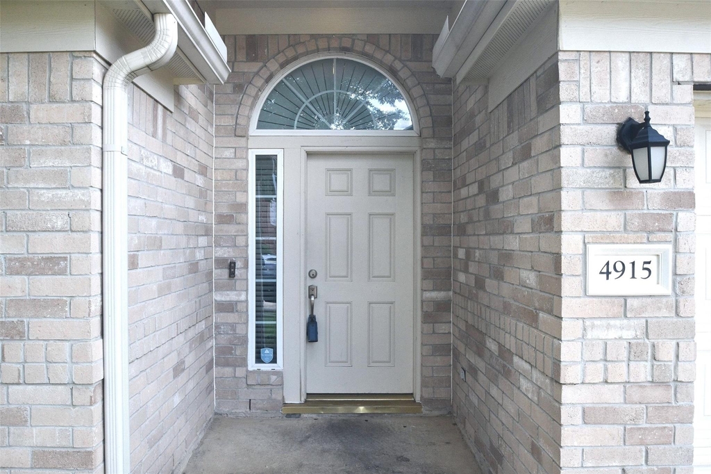 4915 Ibis Lake Court - Photo 2