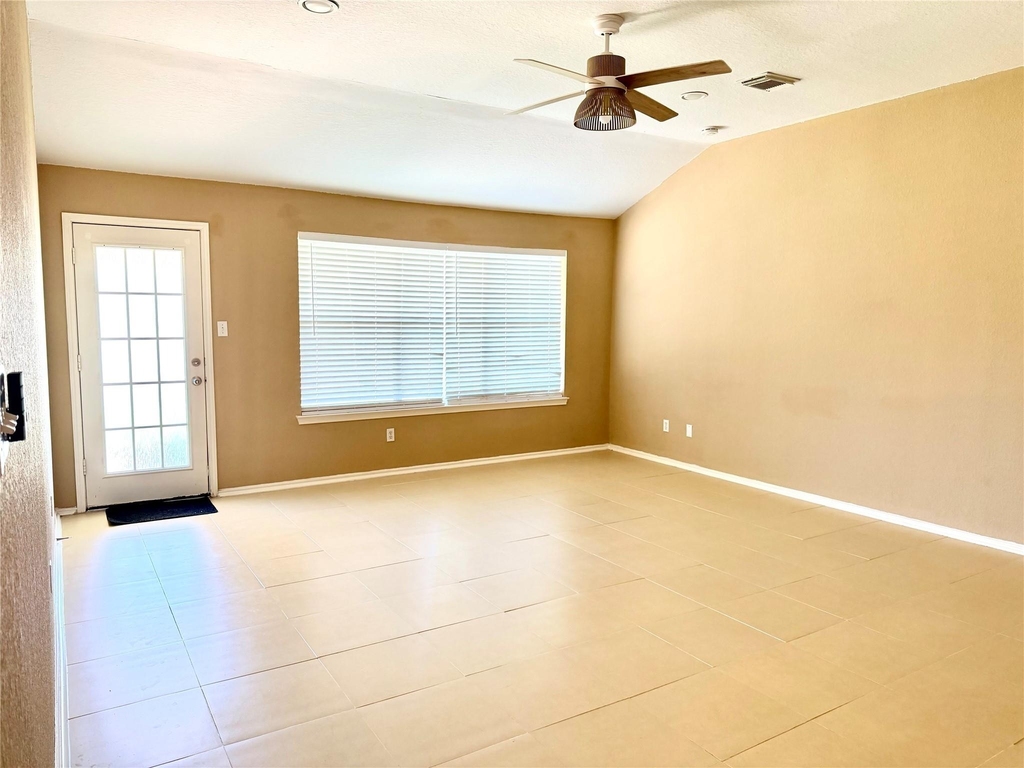 23023 Canal Road - Photo 12