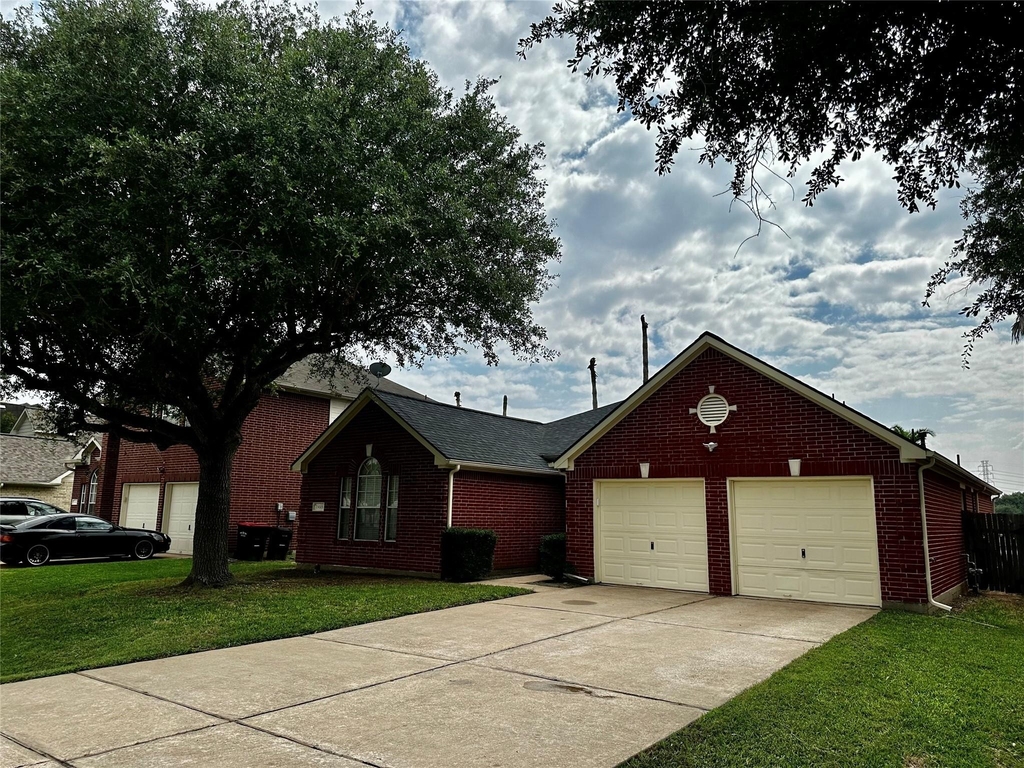 23023 Canal Road - Photo 2