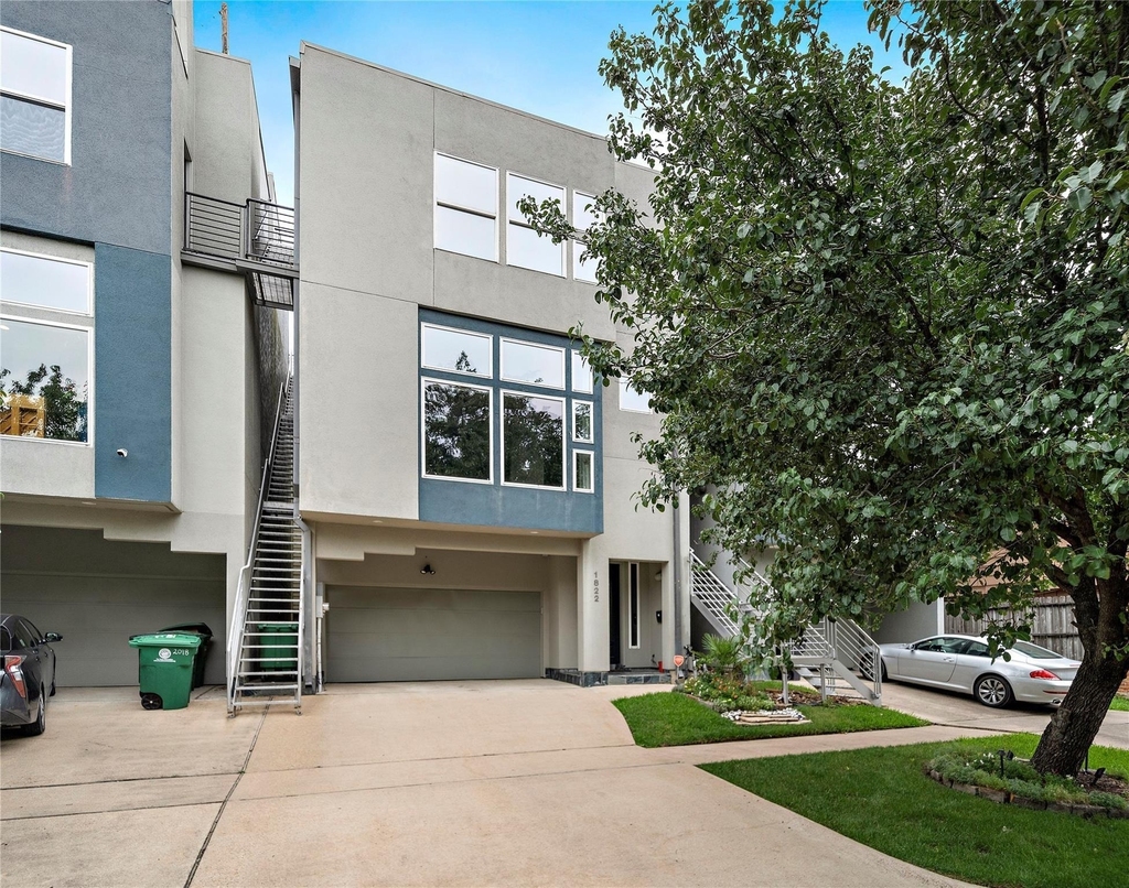 1822 Brun Street - Photo 0