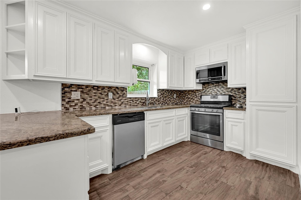 470 Beresford Street - Photo 2
