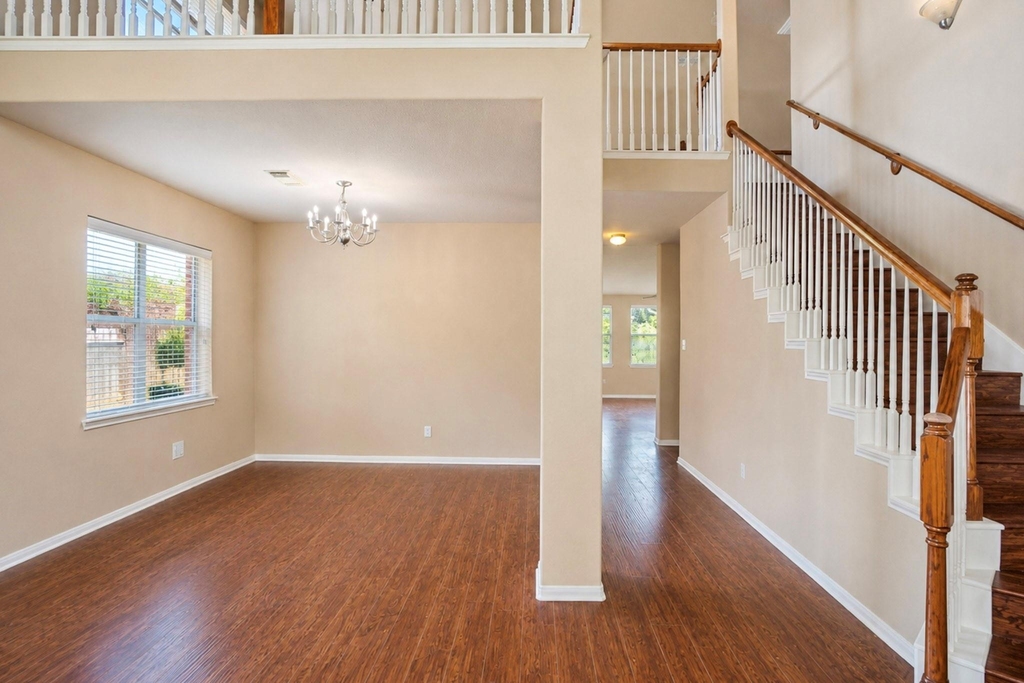 5219 Heatherdawn Court - Photo 7