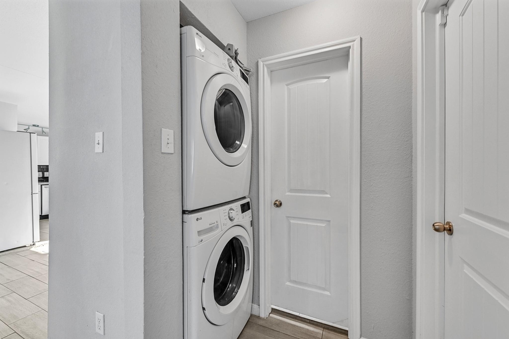 6705 Sherwood Drive - Photo 8