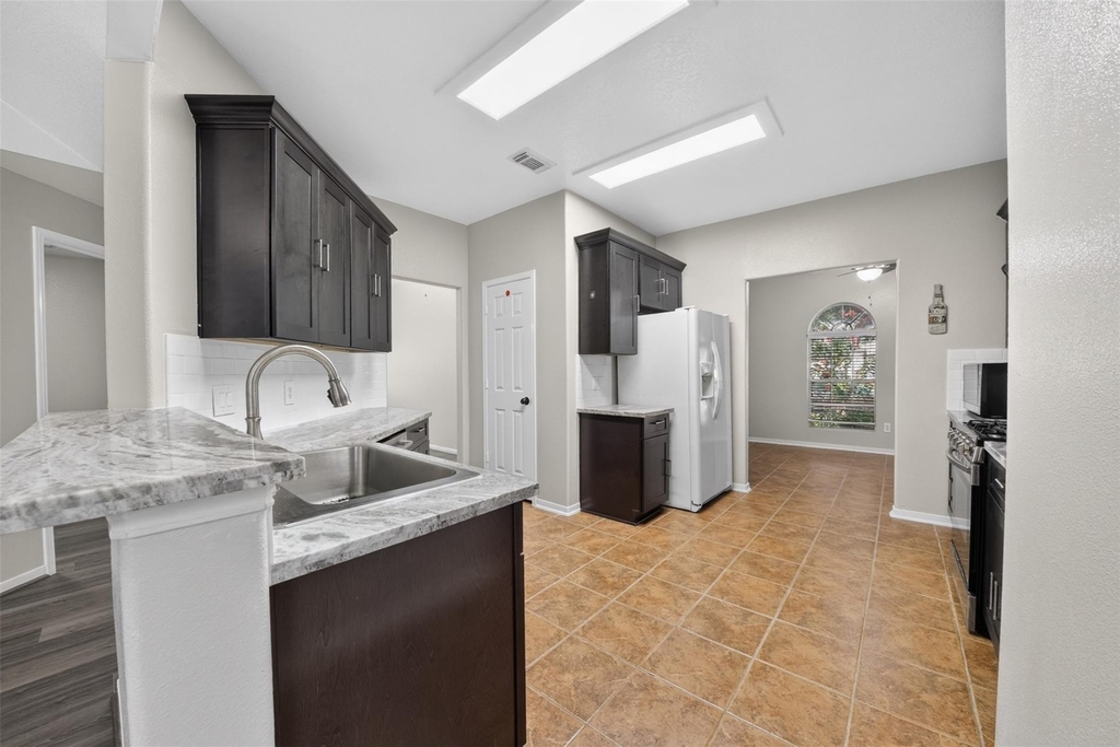 15506 Fir Woods Lane - Photo 7