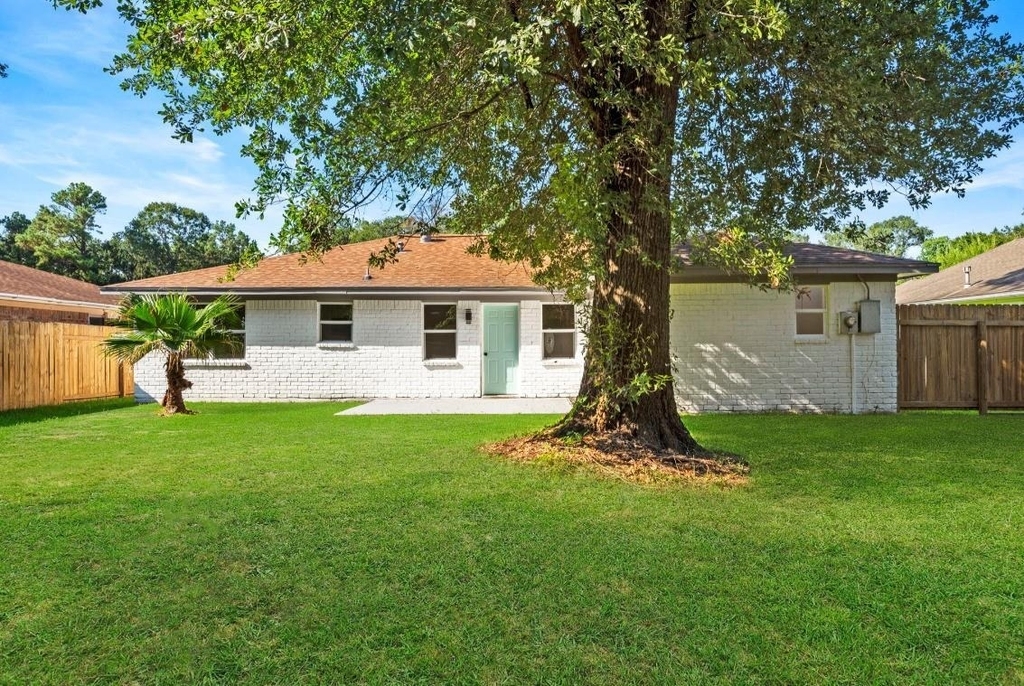 9930 Valley Lake Drive - Photo 2
