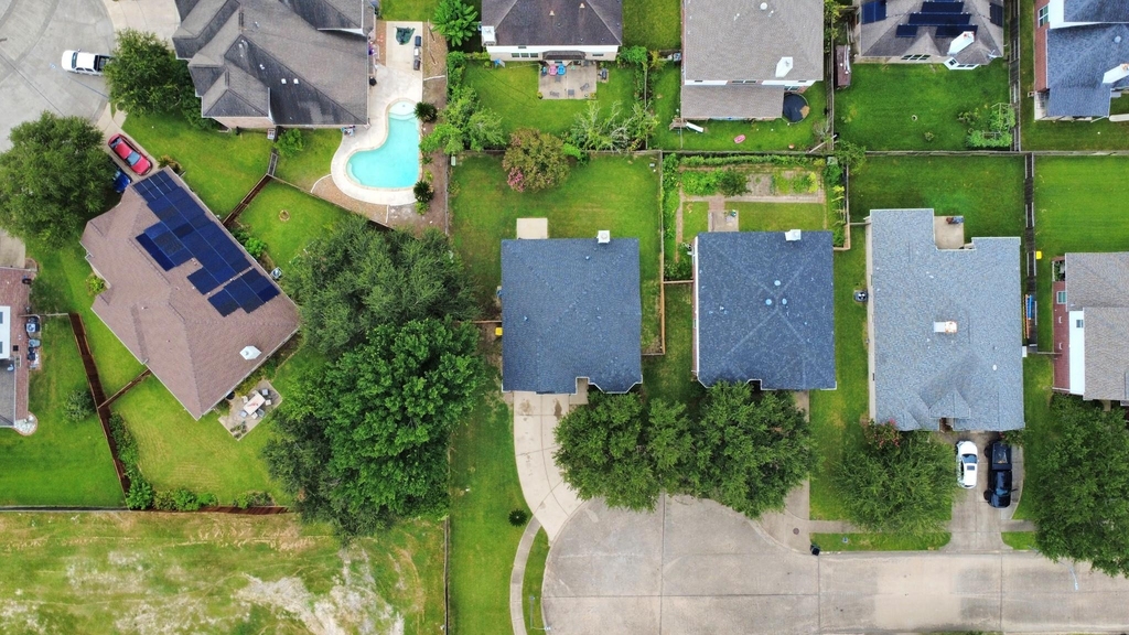9002 Sundown Drive - Photo 3