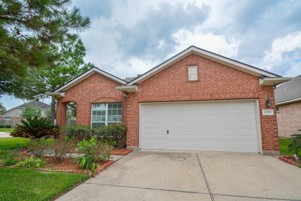 9203 Kransbury Lane - Photo 2