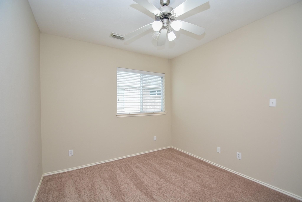 9203 Kransbury Lane - Photo 33