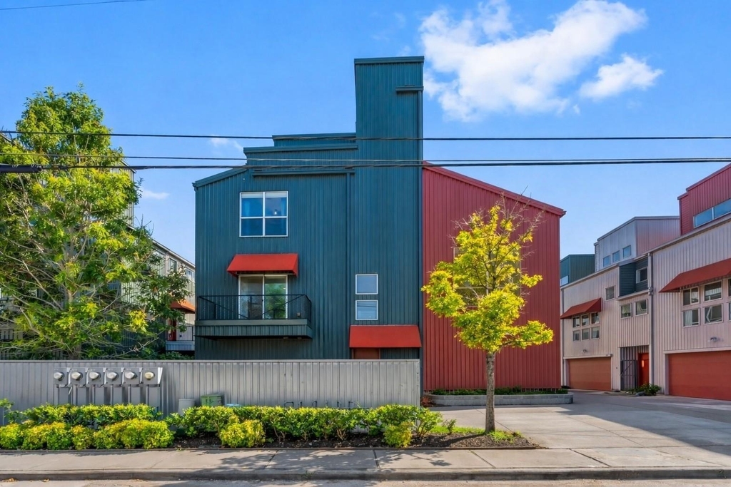 3012 Commerce Street - Photo 0