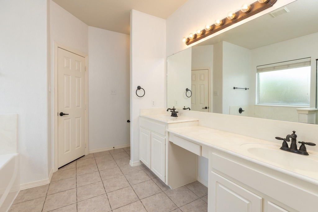 18611 Polo Meadow Drive - Photo 20