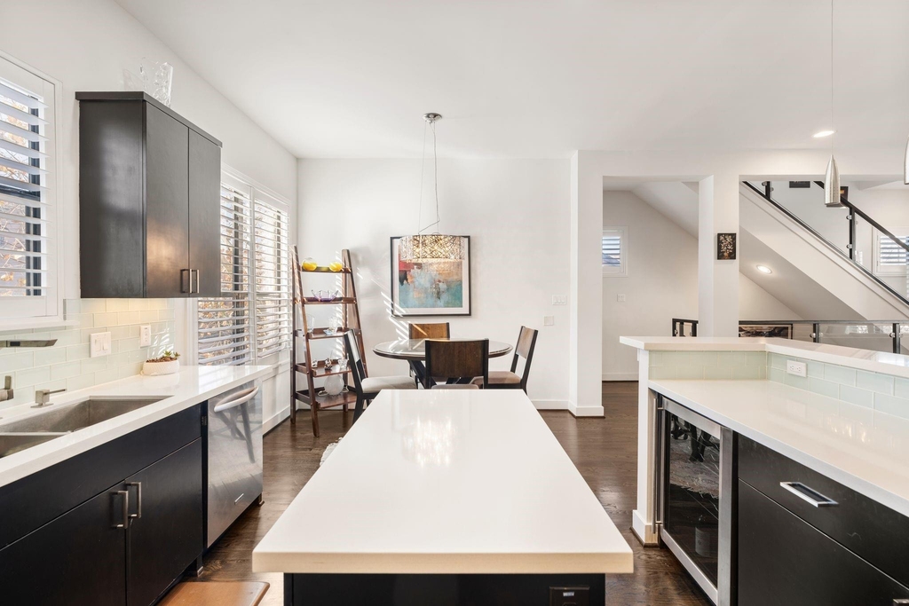 5911 Rose Street - Photo 1