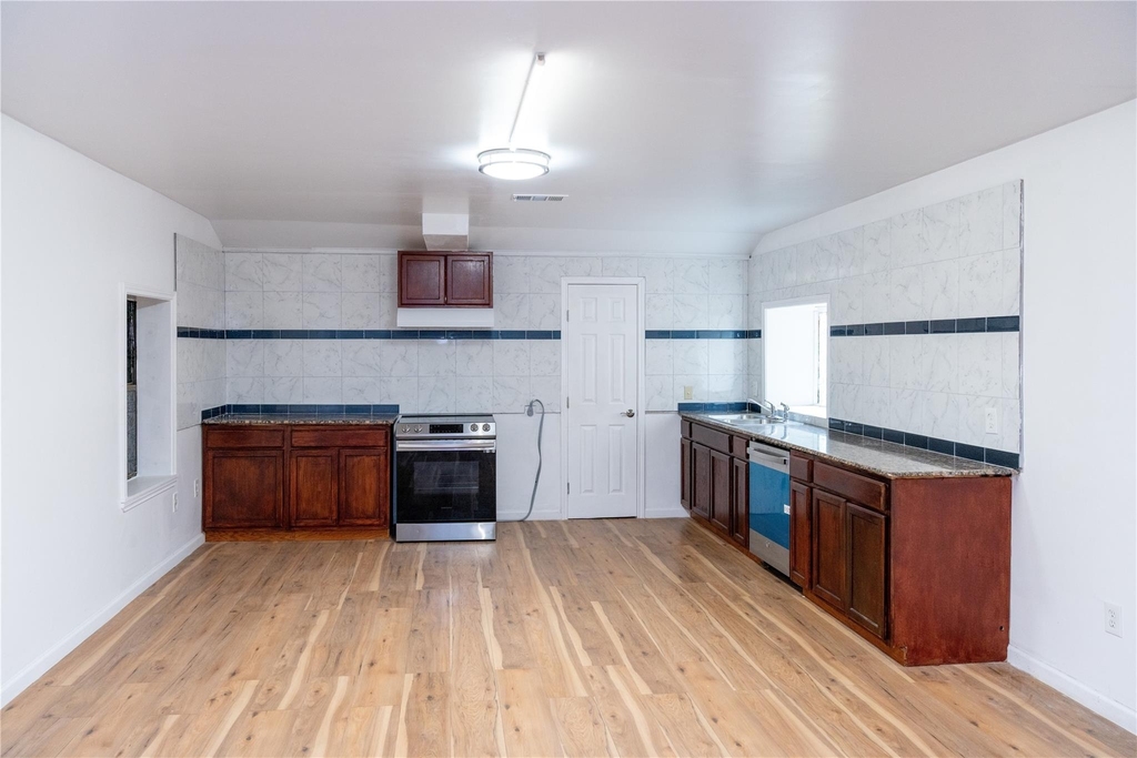3245 W Highway 6 - Photo 33