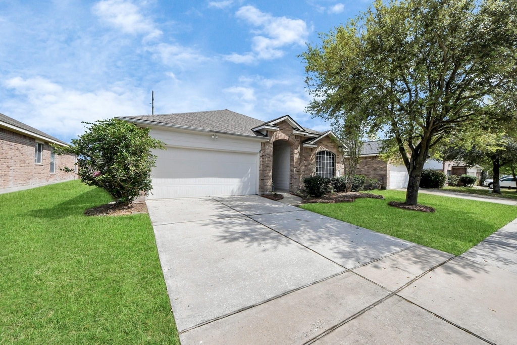 1922 Makenna Lane - Photo 1