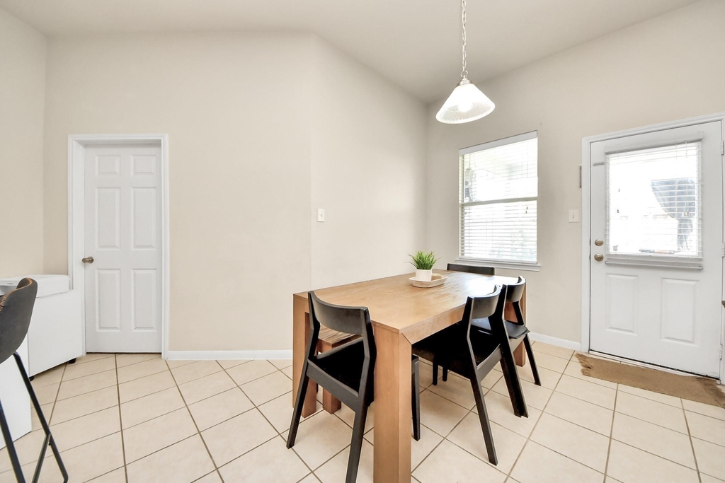 1922 Makenna Lane - Photo 7