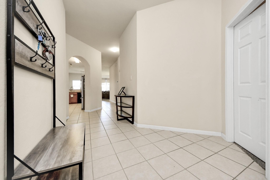 1922 Makenna Lane - Photo 2