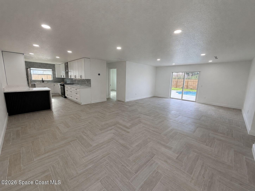 233 Ne 1st Street S - Photo 3