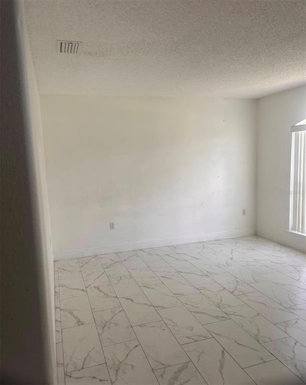 33 Coventry Court - Photo 5