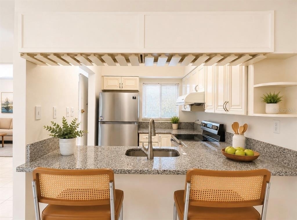 123 Scottsdale Square - Photo 3