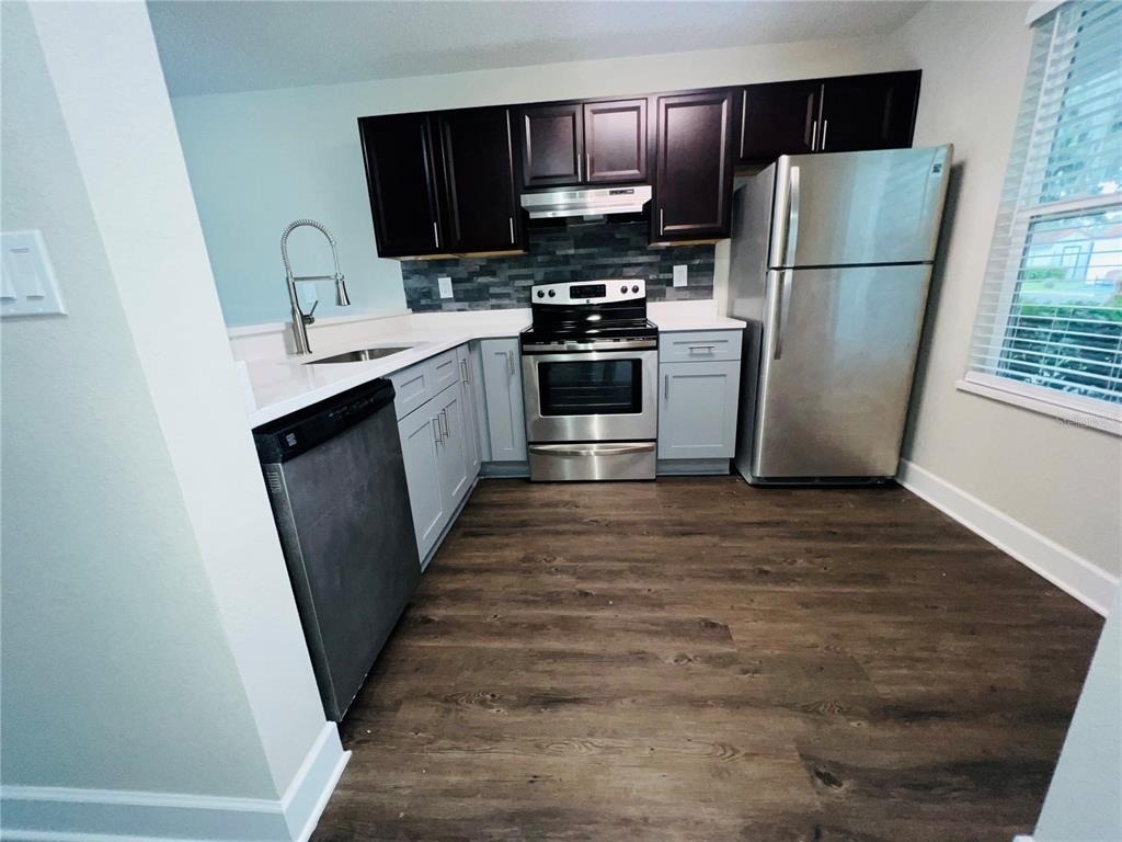 2556 Woodgate Boulevard - Photo 3