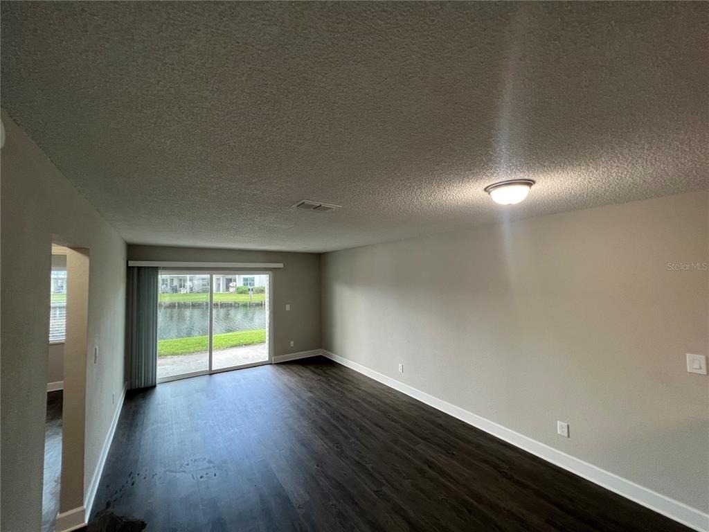 2556 Woodgate Boulevard - Photo 9