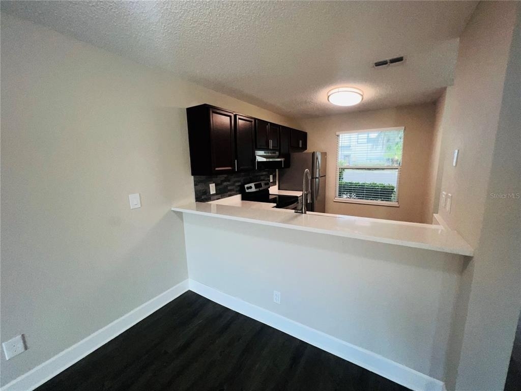 2556 Woodgate Boulevard - Photo 4