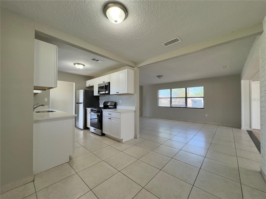 1219 Browning Avenue - Photo 4