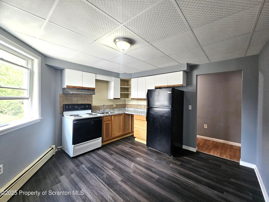 114 S Valley Avenue - Photo 1