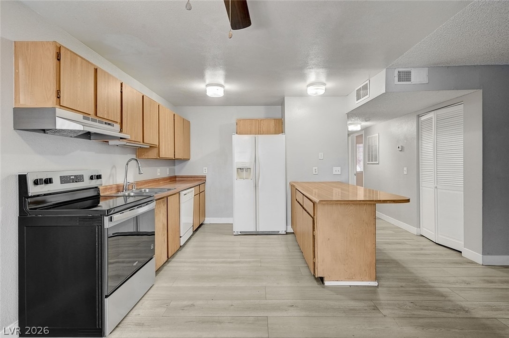 1305 Kari Lee Court - Photo 7