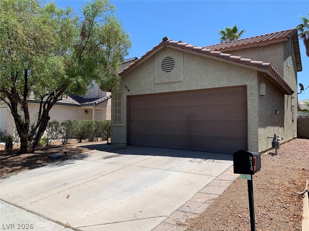 914 Scarlet Ridge Drive - Photo 0