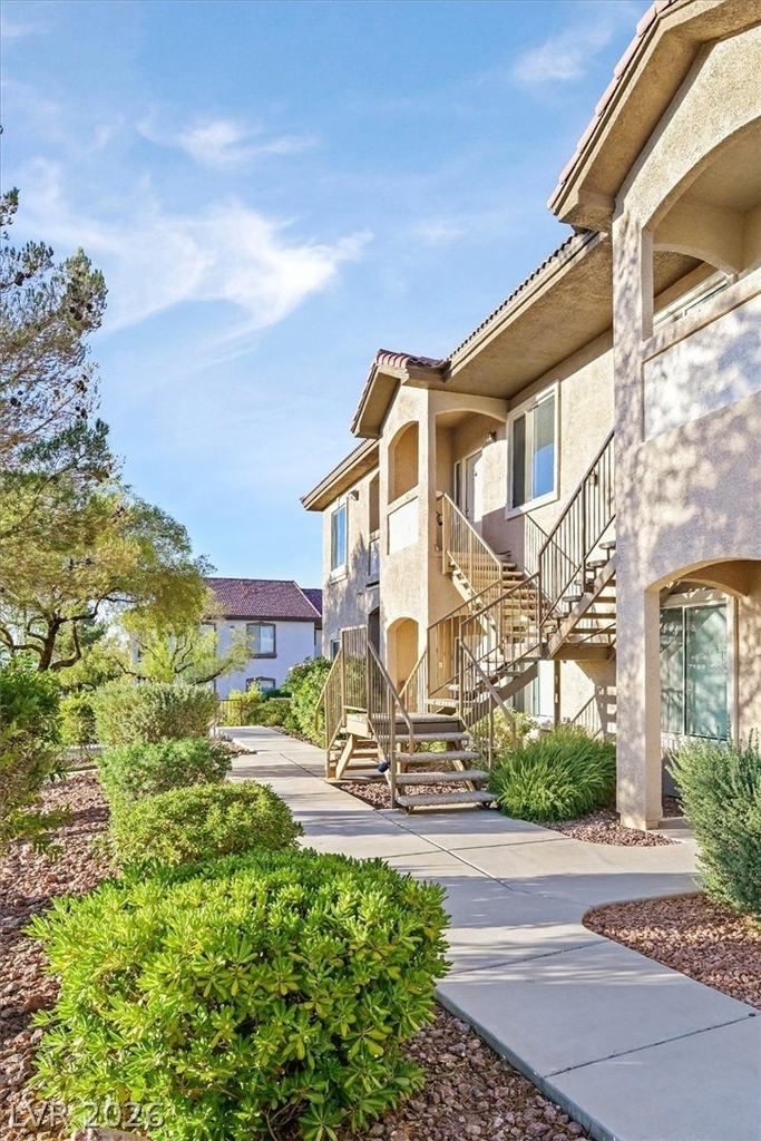 2305 W Horizon Ridge Parkway - Photo 24