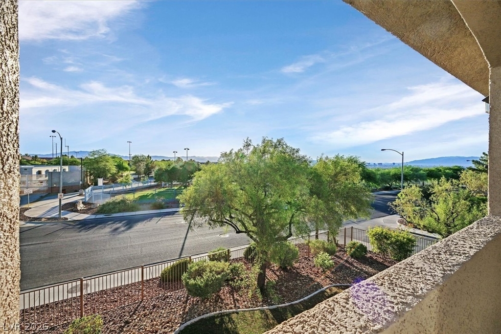 2305 W Horizon Ridge Parkway - Photo 8
