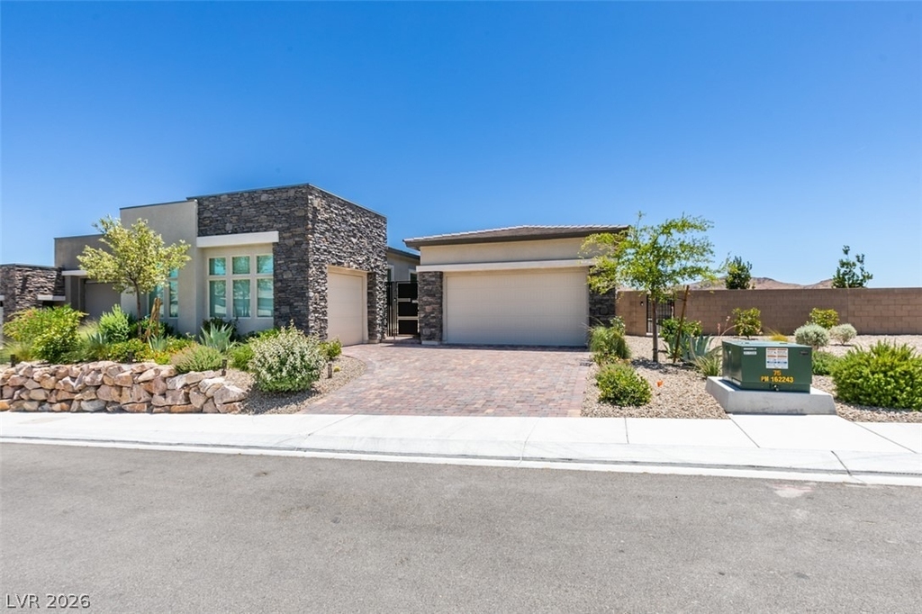 988 Edinburgh Fields Court - Photo 1