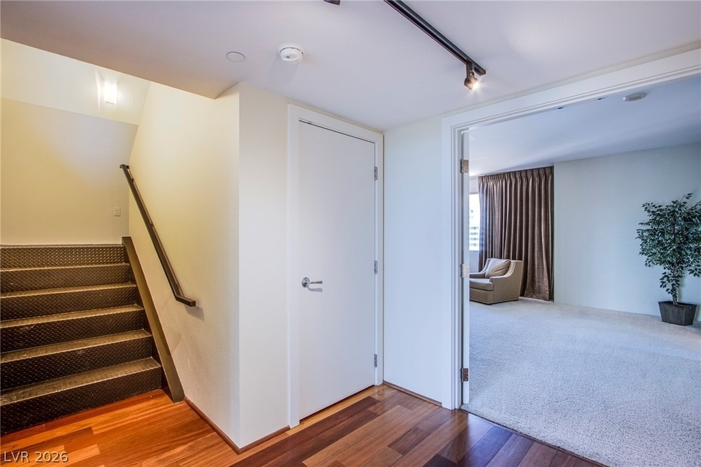360 E Desert Inn Road - Photo 16