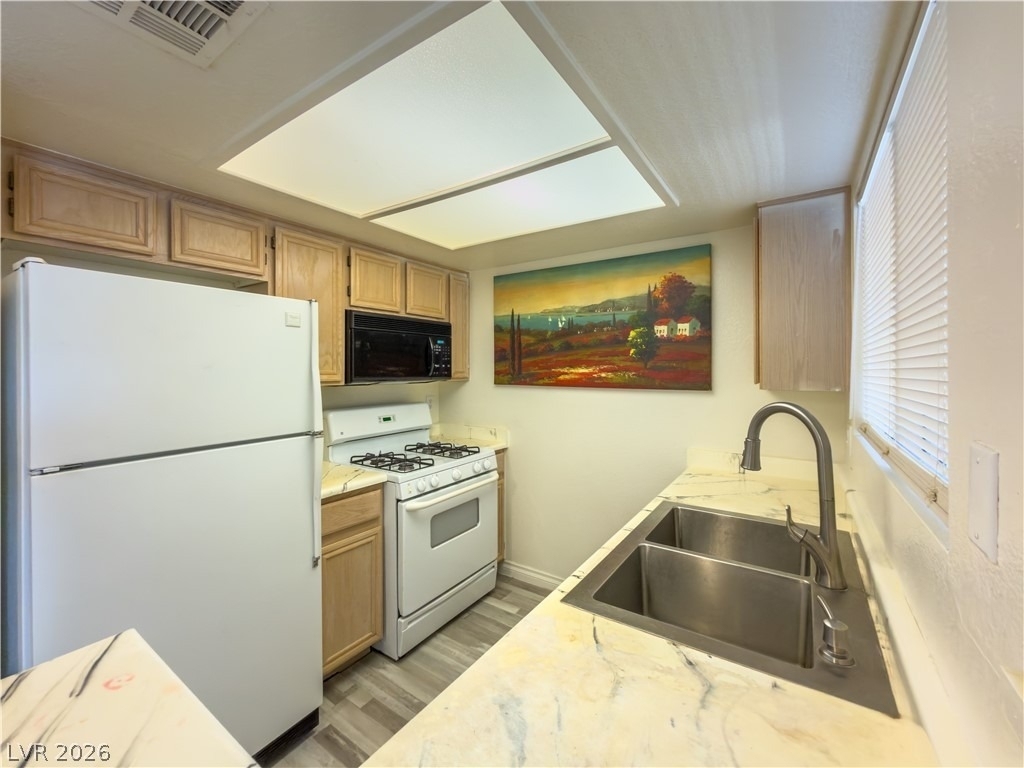 8070 W Russell Road - Photo 3
