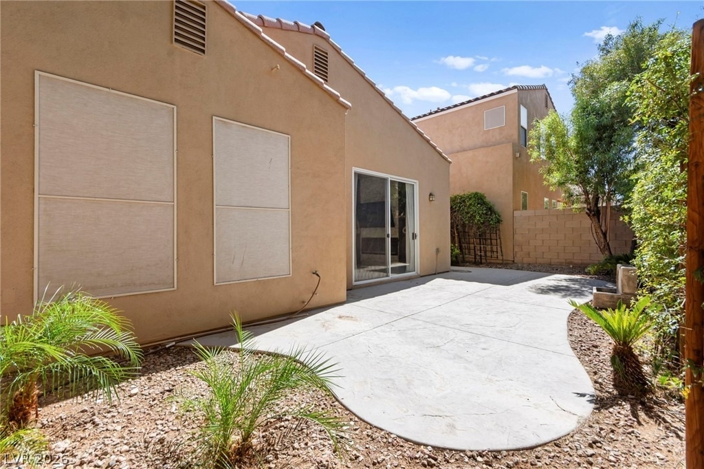 174 Twin Towers Avenue - Photo 23