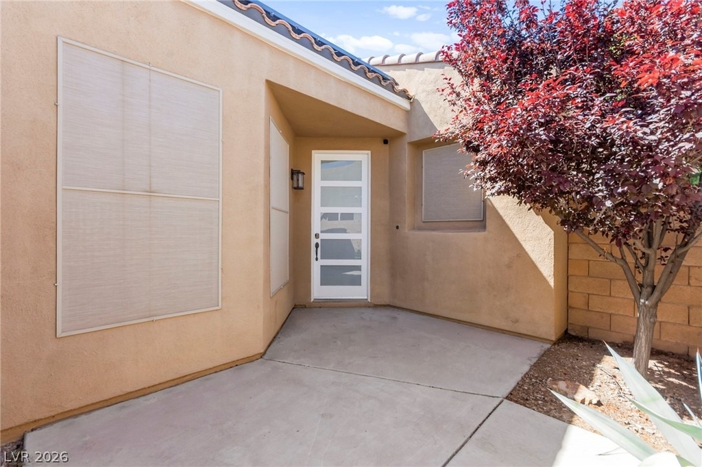 174 Twin Towers Avenue - Photo 3