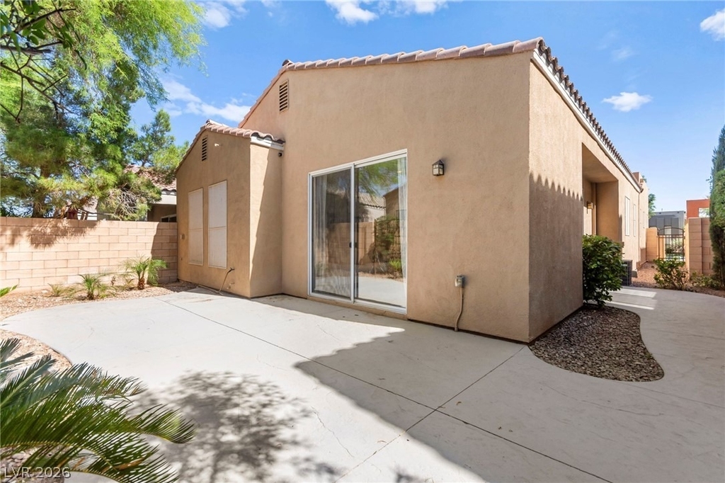 174 Twin Towers Avenue - Photo 22