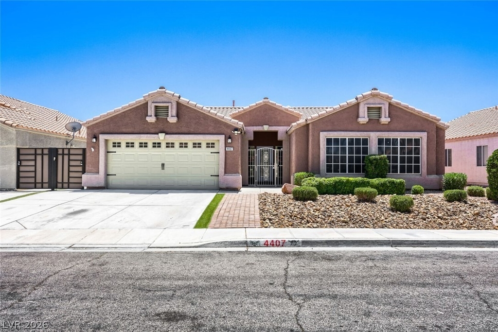 4407 Golden Palomino Lane - Photo 0