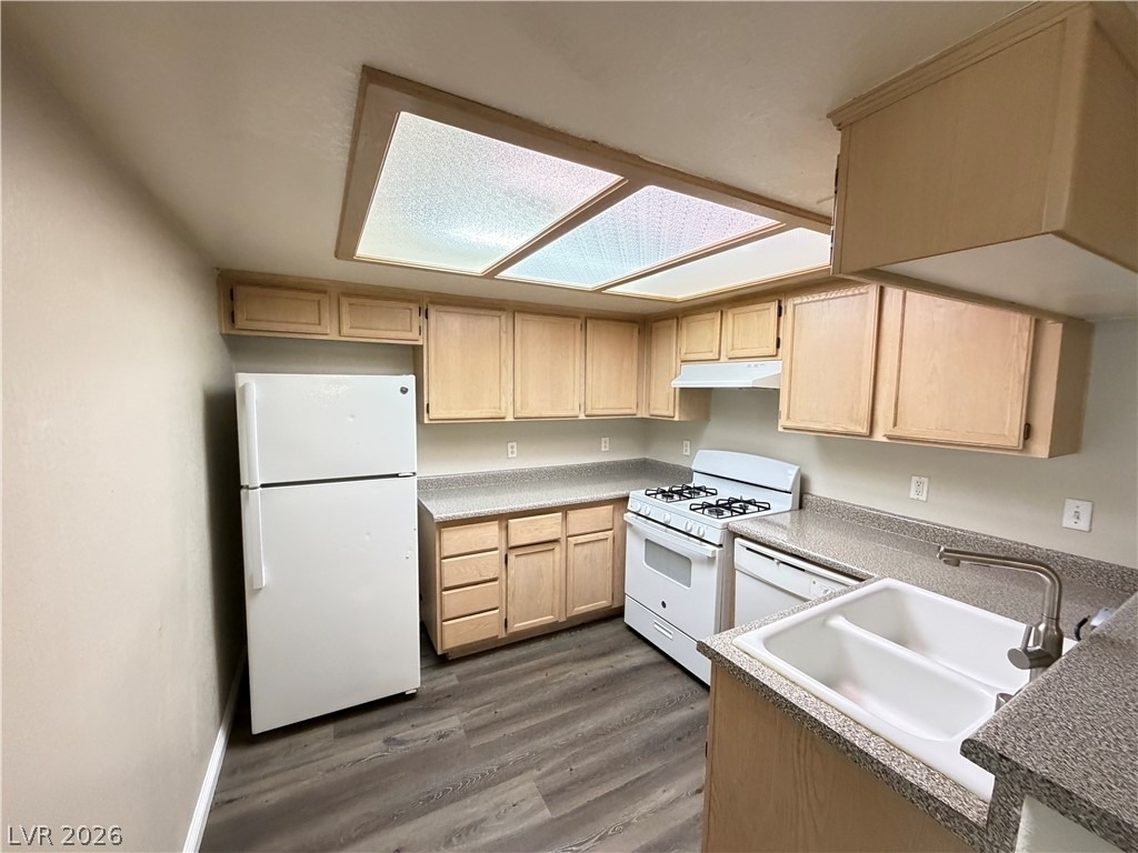 960 N Sloan Lane - Photo 7