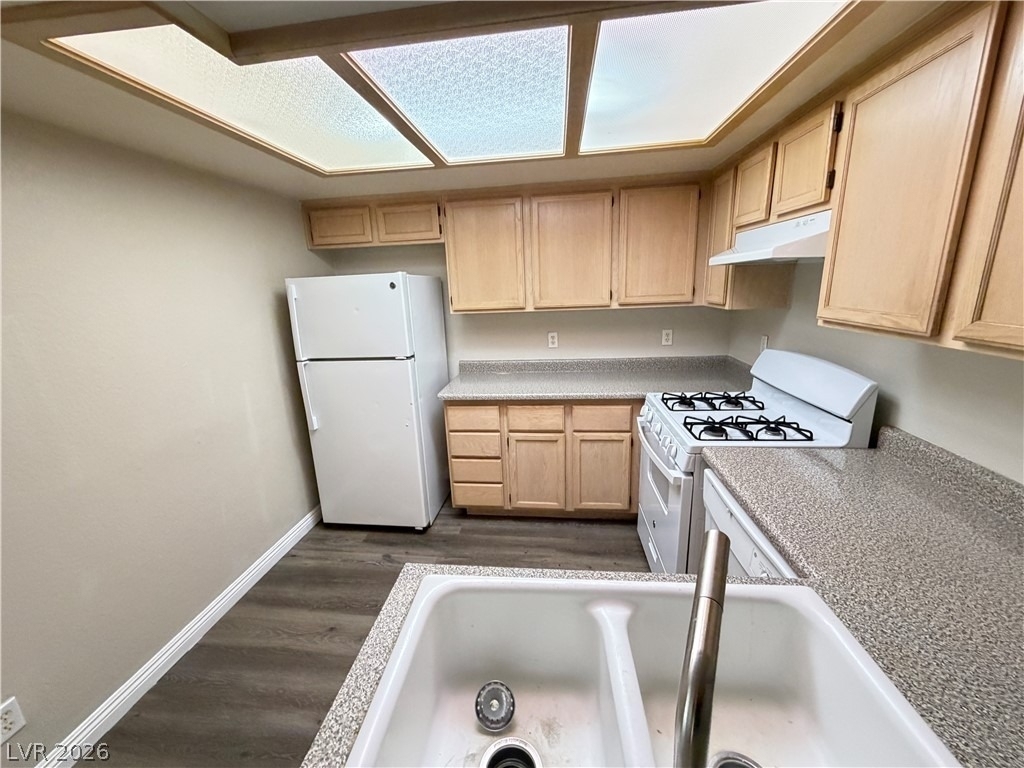 960 N Sloan Lane - Photo 9